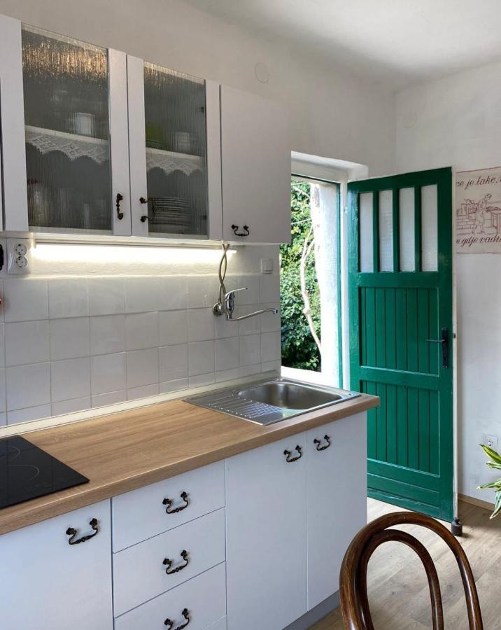 Dida Roko, Rustikalni Apartman S Terasom Каштела Экстерьер фото