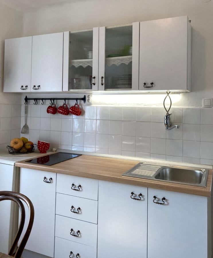 Dida Roko, Rustikalni Apartman S Terasom Каштела Экстерьер фото